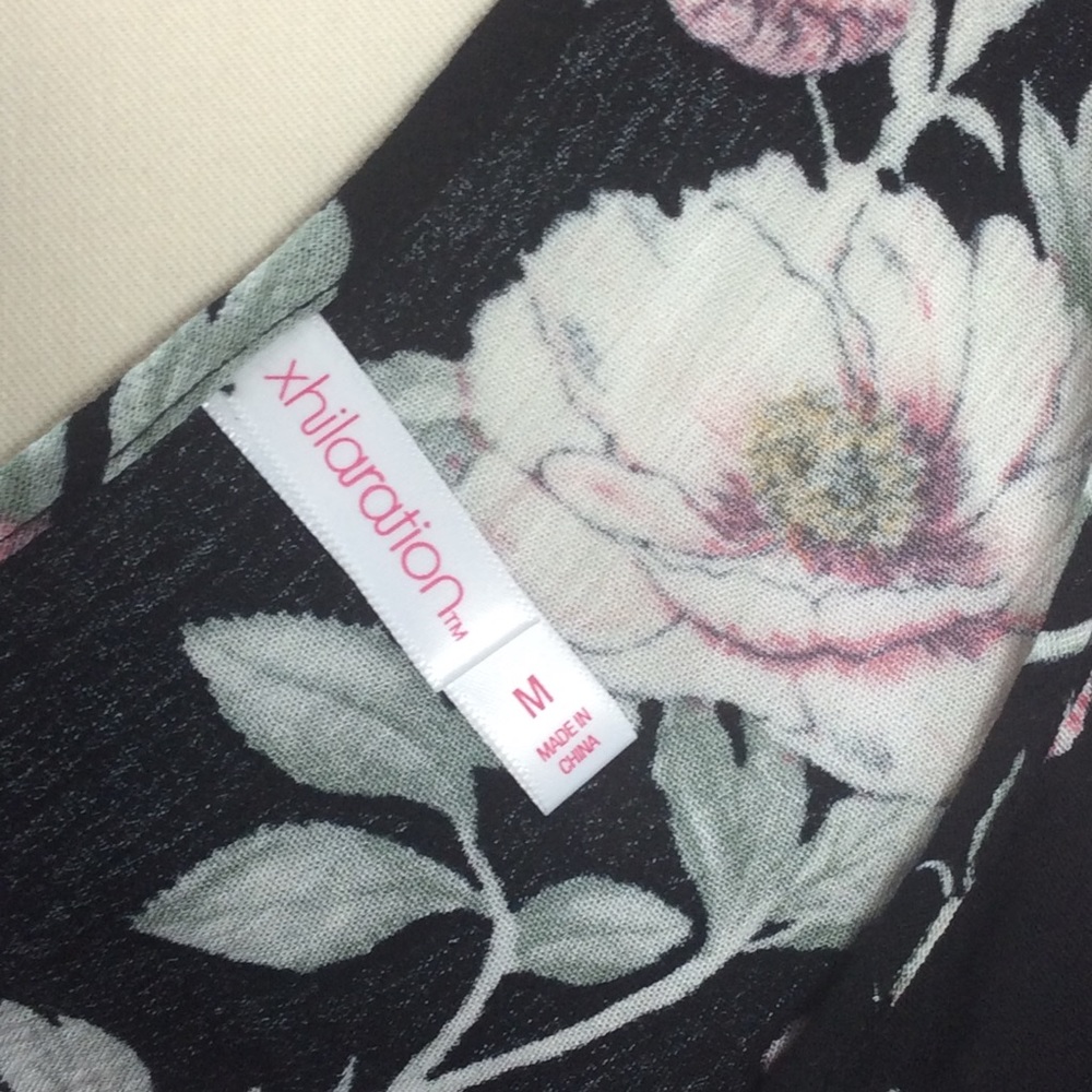 Floral top - Picture 6 of 6
